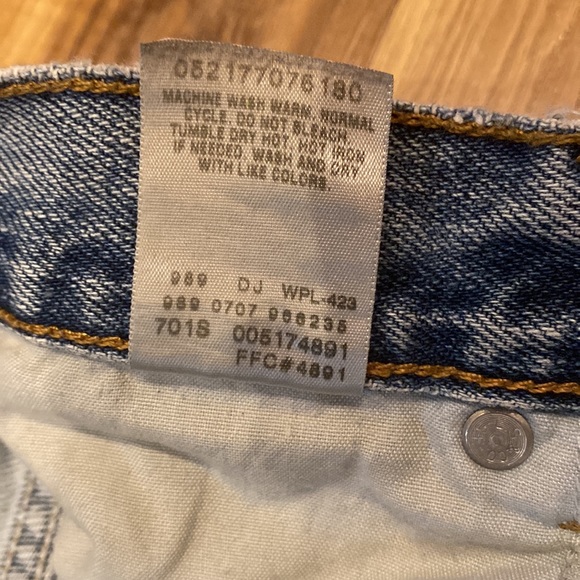 Levi’s 517 Bootcut Worn & Worked-in Distressed Jeans Mens size 32 x 32 - Picture 11 of 16